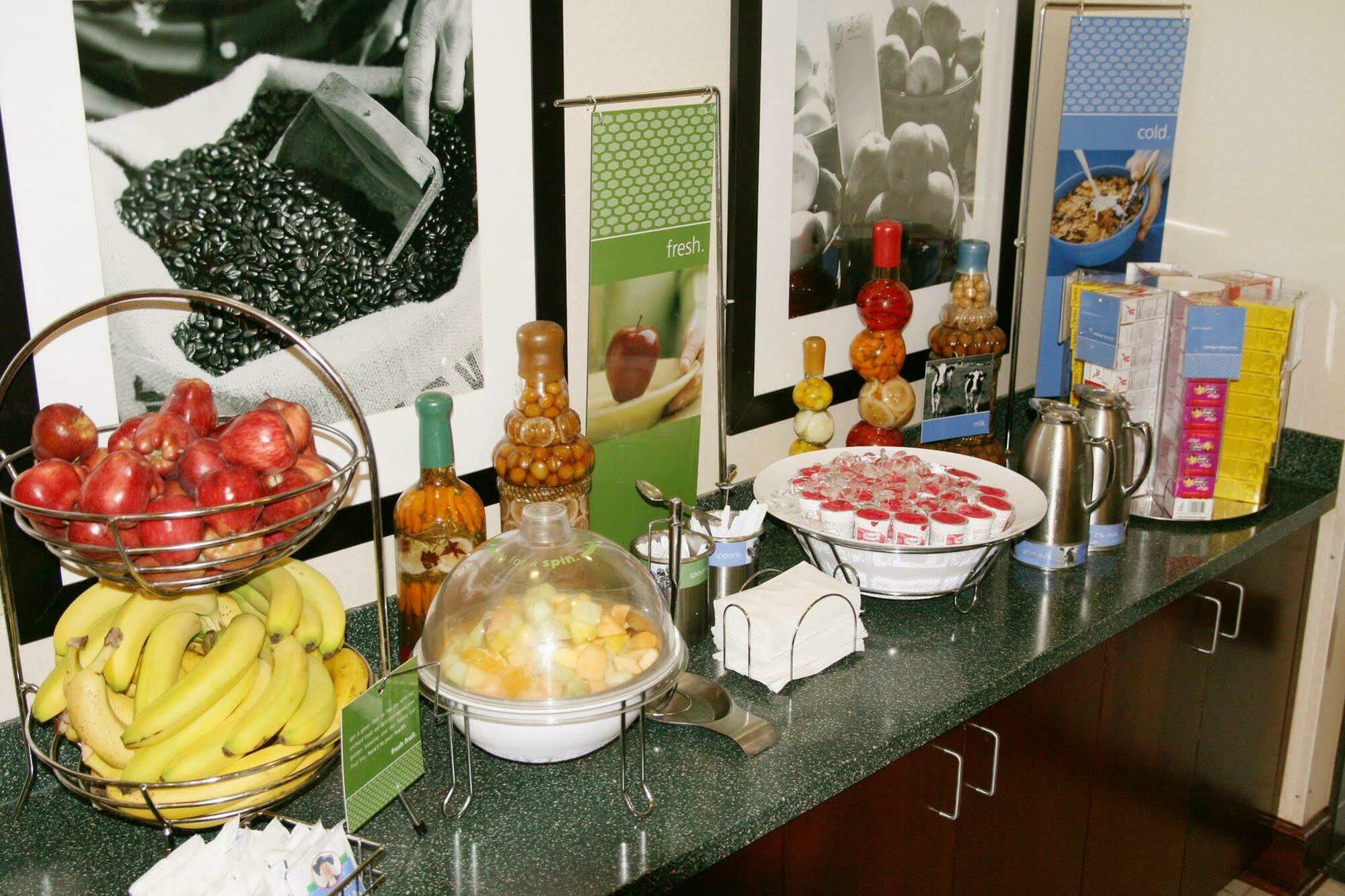 Hampton Inn Roanoke/Hollins - I-81 Restaurant foto